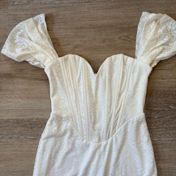 Hello Molly LINKING UP LACE MIDI DRESS WHITE - Picture 4 of 7